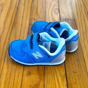 Kids Size 8 Balance Blue Sneakers